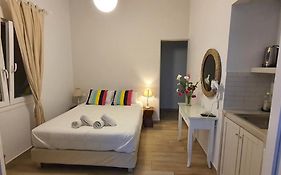 Nikos Verikokos Budget Rooms